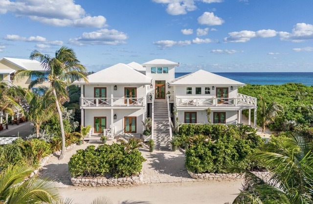 Exquisite 8 bedroom Ocean Front Luxury Villa with Pool