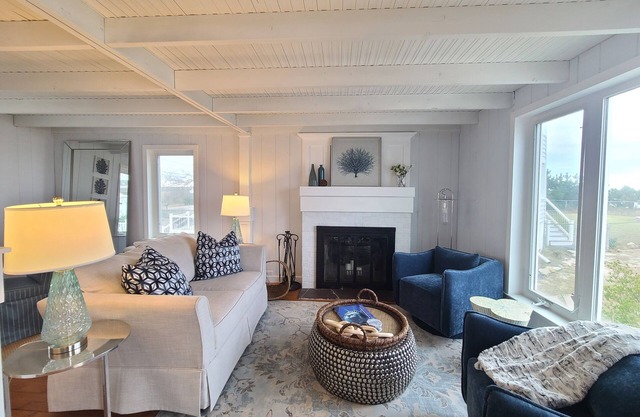 Exquisite Beachfront Cottage With Panoramic Ocean Viewsn