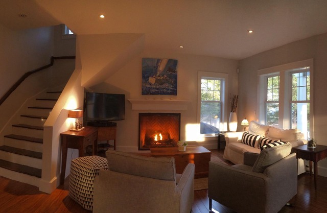 EXQUISITE DESIGNER CHESTER VILLAGE CLASSIC! 5Bdm 2Bath