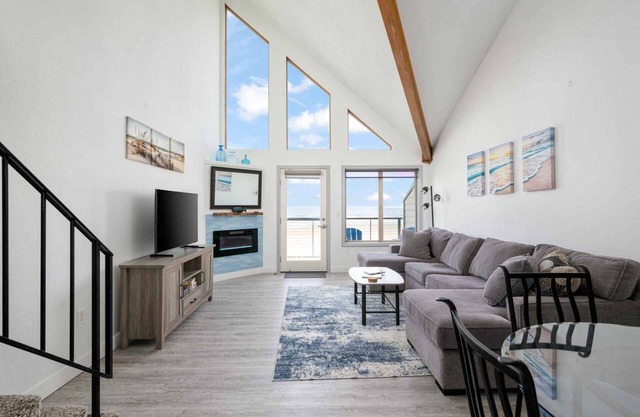 Exquisite Oceanfront and Beach Views at Rockaway Creek Inn, Patio and Living Bathed In Natural Light