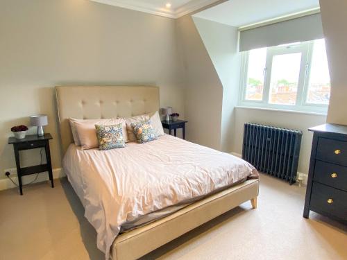 Exquisite Top Floor Flat Heart of Chelsea