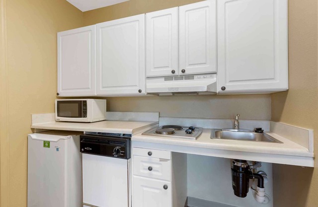 Extended Stay America Suites Washington DC Chantilly Airport