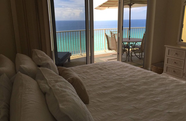 Extra large, private balcony with unobstructed views of the gulf!😎