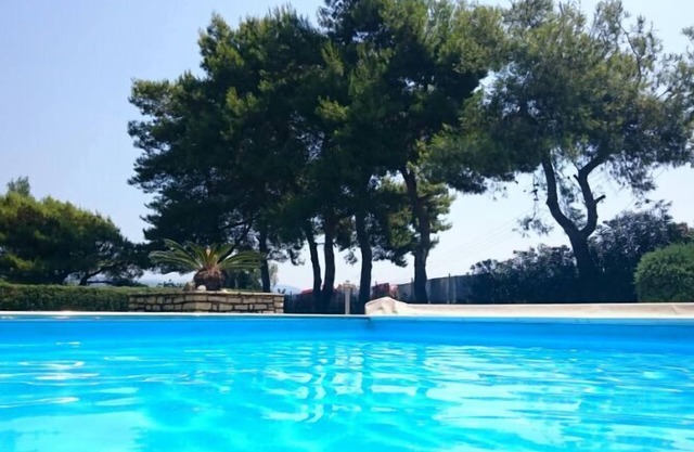 Extraordinary, idyllic holiday domicile DIRECTLY by the sea!