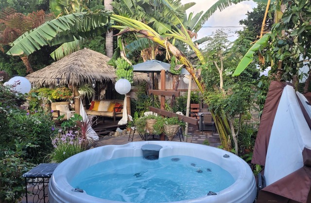 Extremely Chill Remodeled One Bedroom Suite