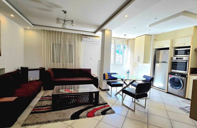 F2 HAUT STANDING, AKID LOTFI Close to all amenities with secure parking