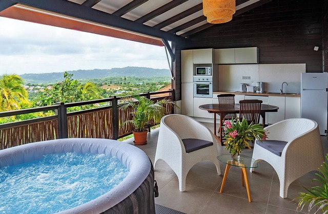F2 IXORA (TI ZWÉZO PARADI) - sea view - SPA - heated SWIMMING POOL - 9 min from the sea