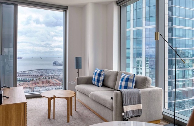 Fab Rincon Hill 1BR w/Movies & Pool, nr Restaurants, by Blueground