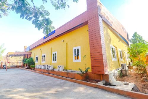 FabExpress Airport Stay Inn - Nr Hyderabad International Airport, Shamshabad