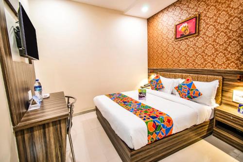 FabExpress Orange Suites - Nr Mumbai International Airport