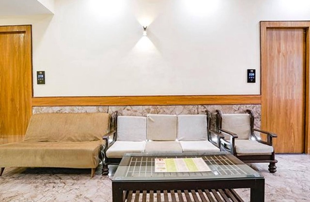 Fabhotel 7 Square