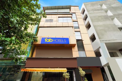 FabHotel Emara Inn