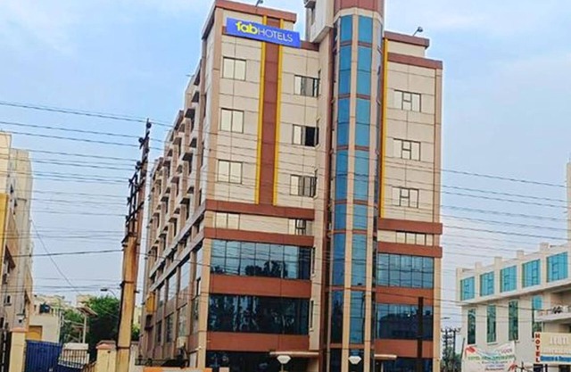 Fabhotel Green I