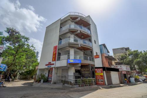 FabHotel Keshava Executive - Nr Mahadji Shinde Chhatri