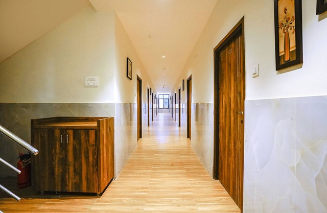 Fabhotel Moonlite Residency