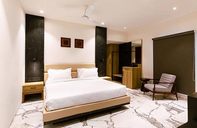 Fabhotel Prime Avana