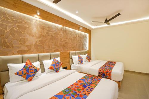 FabHotel Well Back - Nr BKC