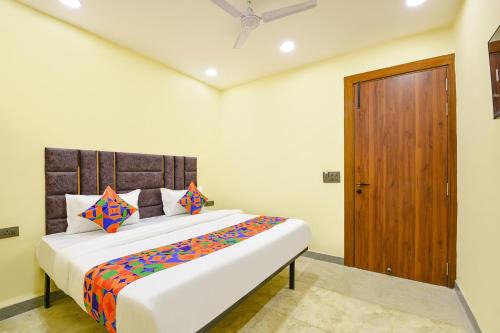 FabHotel Yash Residency - Yamuna Sports Complex
