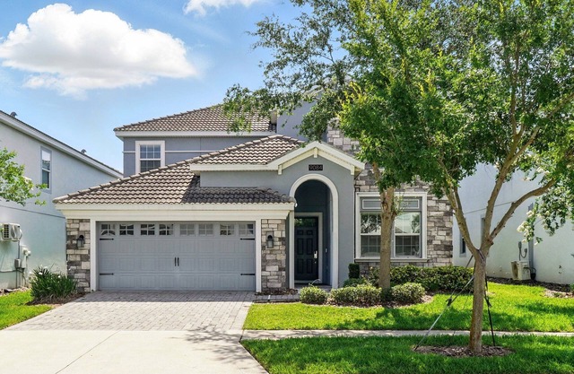 Fabulous 6 Bed Pool Home with Game Room-9084HS