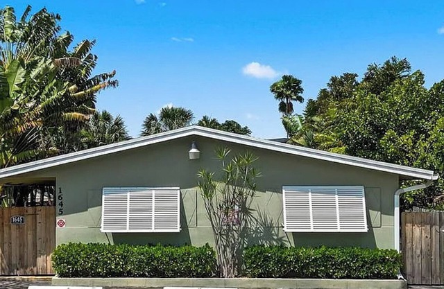 Fabulous apartment with AC in sunny Fort Lauderdale