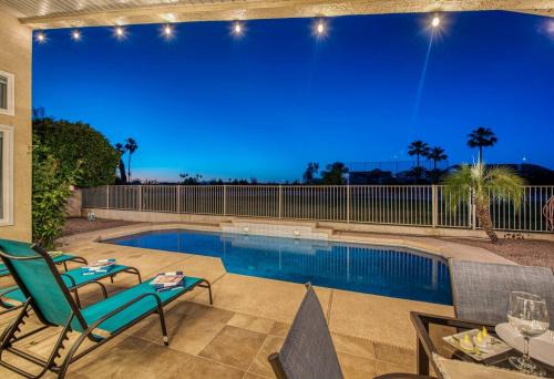 Fabulous Golf Course & Free Private Heated Pool!