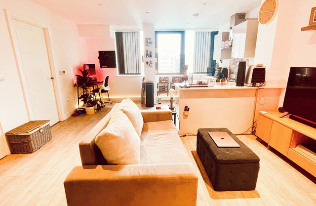 Fabulous, modern North London apartment