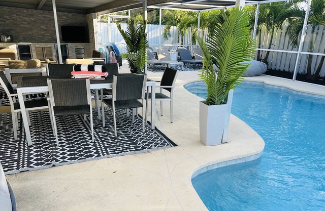 Fabulous Pool Home just 11 min to beach