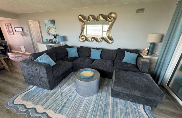 Fabulous views from every window~granite~king bed~wifi~Smart TV's~pool