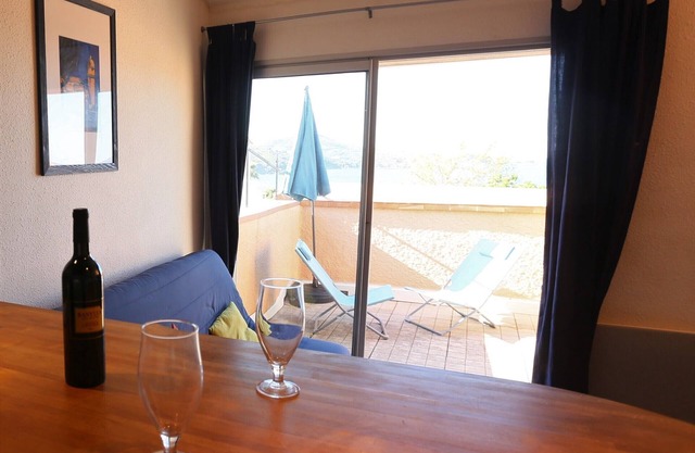 Facing the sea T2 + mezzanine, terrace, enclosed parking, quiet, cleaning included