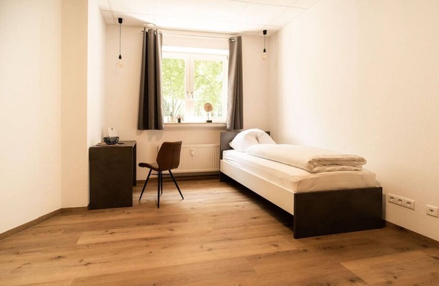 FAIR BED 5 City Single Room with TV, WLAN, G.Kitchen