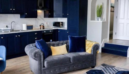 Fairway & Footpath Apartments Castle Place