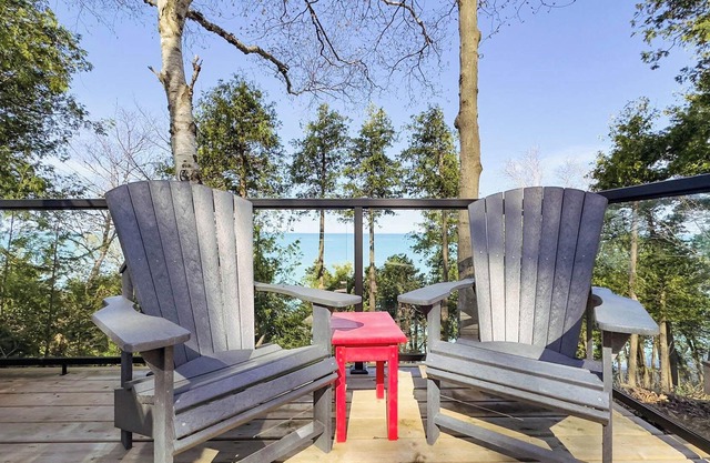 Fall Vibes at Summerset Cottage, Lakeview Hot Tub