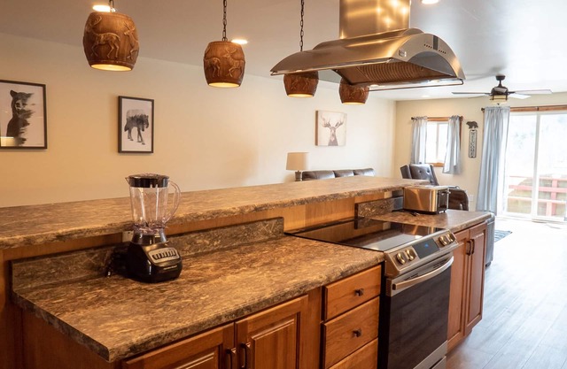 Falls Overlook Lodge | 6BR,2BA,Hot Tub, River View, In Ohiopyle!