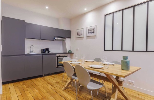 Family apartment in central Paris