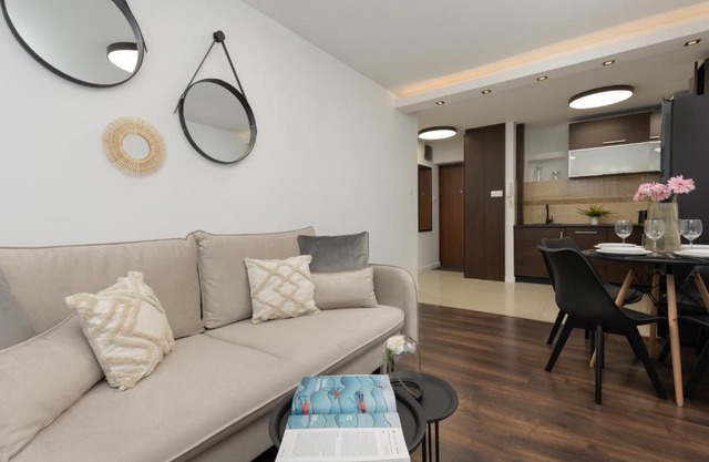Family Apartment near PGE Narodowy by Noclegi Renters