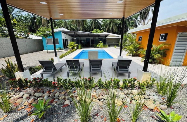 Family-Friendly 4BR Oasis with A/C & Pool near Playa Bandera