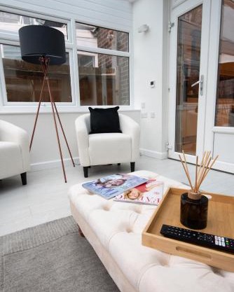 Family-Friendly 3-Bed Home Downstairs Bath & Bed Perfect Long Stays NW3