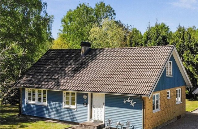 Family friendly, Cosy home surrounded by Nature. Walking distance to Lake.
