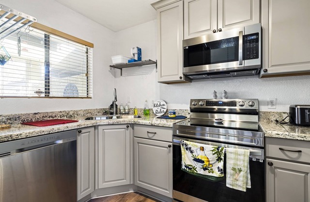 Family Friendly Condo in Phoenix Biltmore Corridor