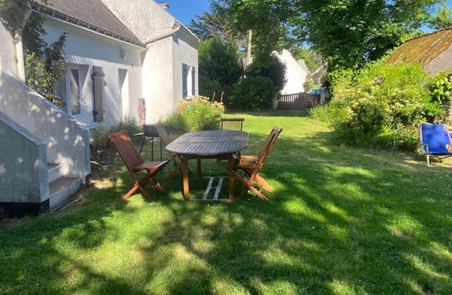 Family Friendly Cottage with Garden near Le Palais