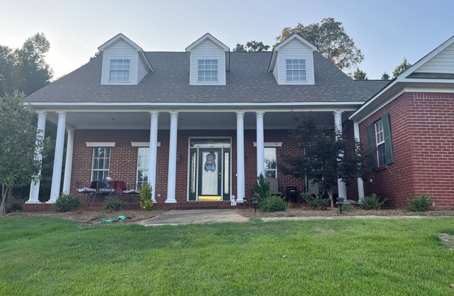 Family Friendly Home 4 mi to The Vaught Huge Game Room Perfect for Entertaining