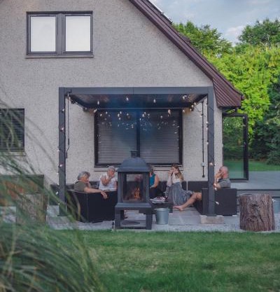 FAMILY FRIENDLY, HOT TUB, Fire Pit, Spacious & Modern