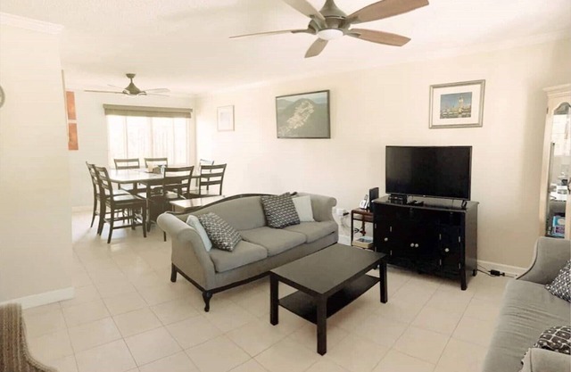 Family Friendly Townhouse with Mountain View