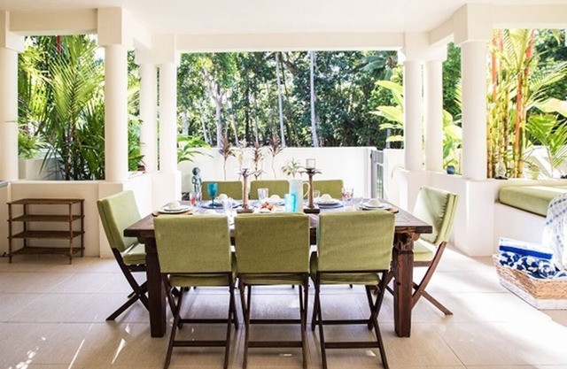 Family friendly Villa- Close to beach and playground. Large pool in complex. Relaxing coastal design
