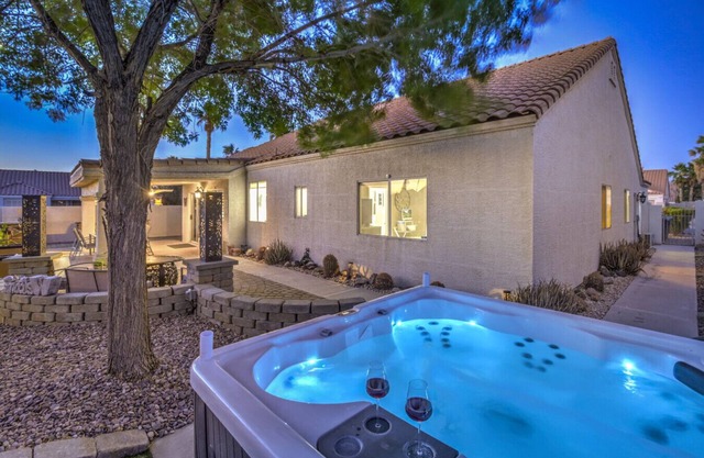 Family Fun 4 Everyone! Pool Table, Hot Tub, Arcade