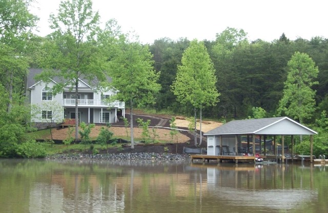 Family Fun and Relaxation: Your Dream Lakehouse Vacation!