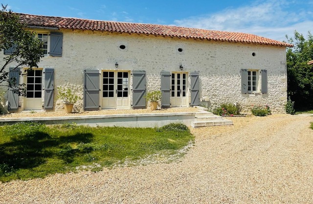 Family Holiday Hamlet - Heated Pools, Golf, Tennis, Creche, 10 mins to beach!