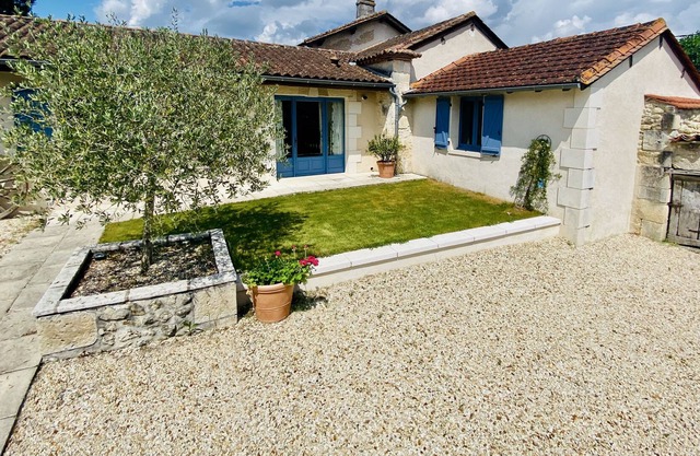 Family Holiday Hamlet - Heated Pools, Golf, Tennis, Creche, 10 mins to beach!