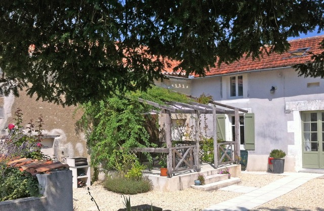 Family Holiday Hamlet - Heated Pools, Golf, Tennis, Creche, 10 mins to beach!