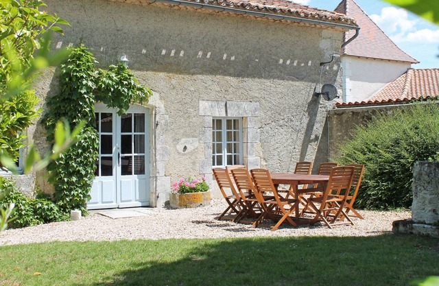 Family Holiday Hamlet - Heated Pools, Golf, Tennis, Creche, 10 mins to beach!